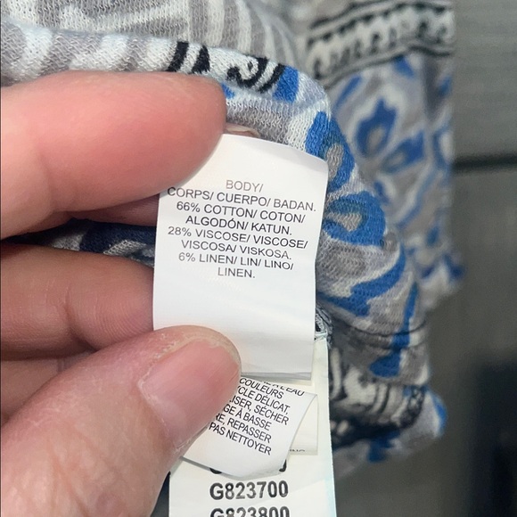 Lucky Brand Navy and White Patterned Blouse size medium lightweight - Picture 5 of 6